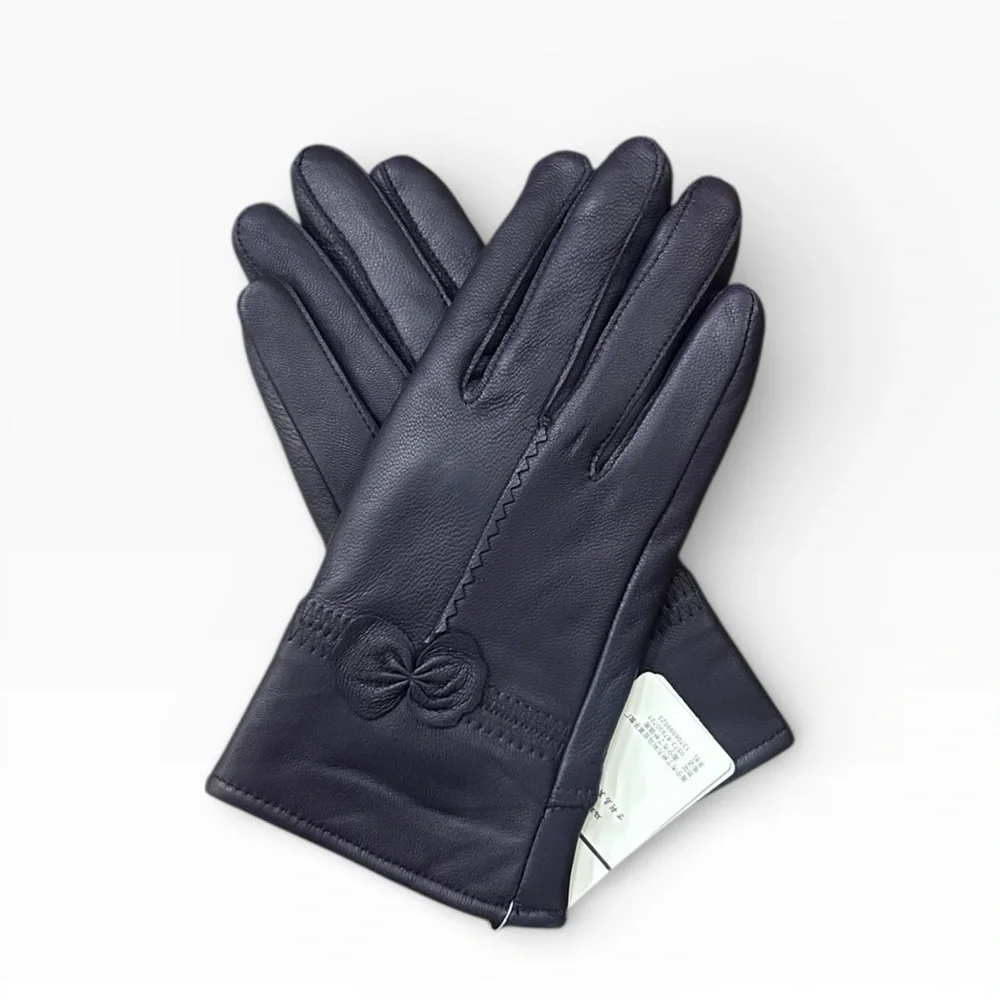 W.L.M. Women’s Leather Lined Gloves Bow Detail Purple NWT